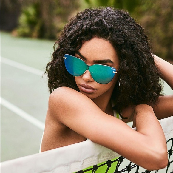 Quay Daydream Sunglasses - Picture 2 of 7